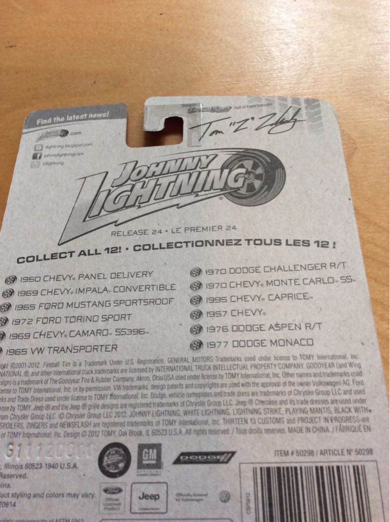 JL - 1976 Dodge Aspen R/T - 2012 Johnny Lightning Forever 64 toy car collectible - Main Image 2