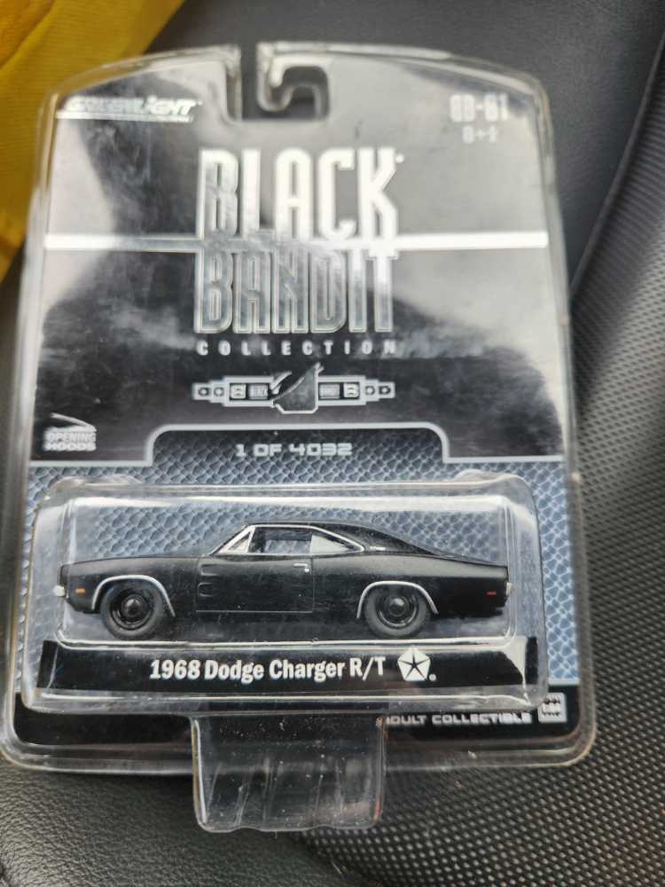 1968 Dodge Charger R/T - Greenlight BB - Black Bandit toy car collectible - Main Image 2