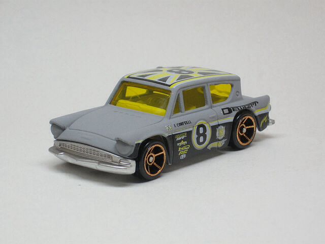 Anglia 105E toy car collectible - Main Image 2