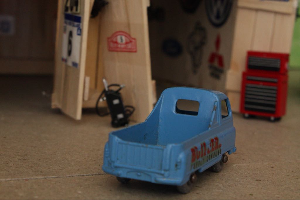 MORRIS - BUILDERS SUPPLY UTE toy car collectible - Main Image 2