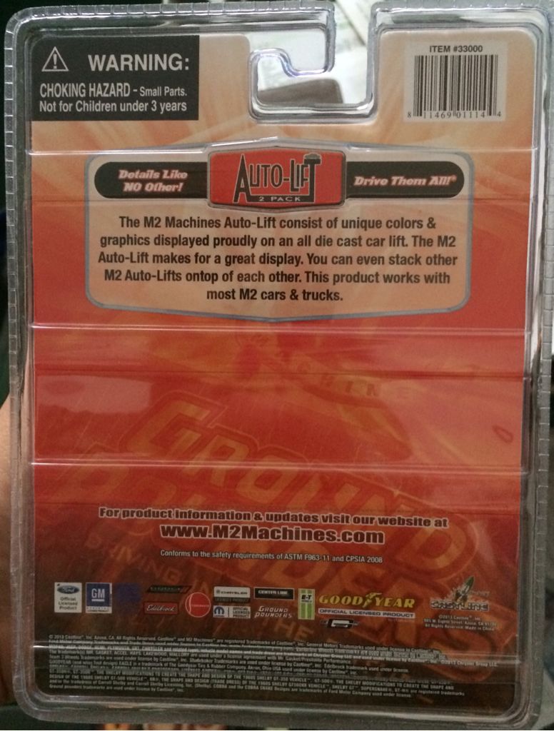 M2 Machines 1957 Chevrolet Nomad - M2 Machines Auto Lift 2 Pack toy car collectible - Main Image 2