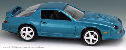 1992 Chevy Camaro Z28 - 2013 - Auto World - Release 2 toy car collectible - Main Image 2