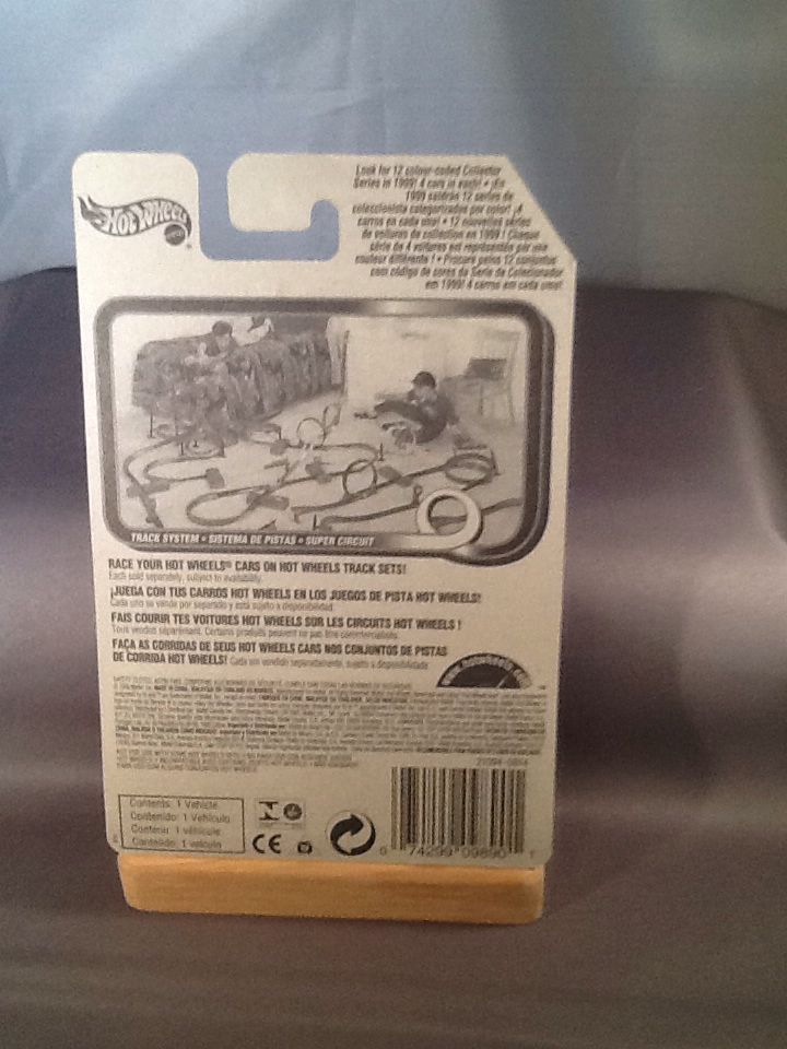 Hot Wheels 500 - Treasure Hunt Series toy car collectible - Main Image 2