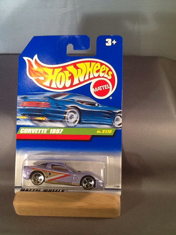 Corvette - 1997 Treasure Hunt - Treasure Hunt Series toy car collectible - Main Image 1
