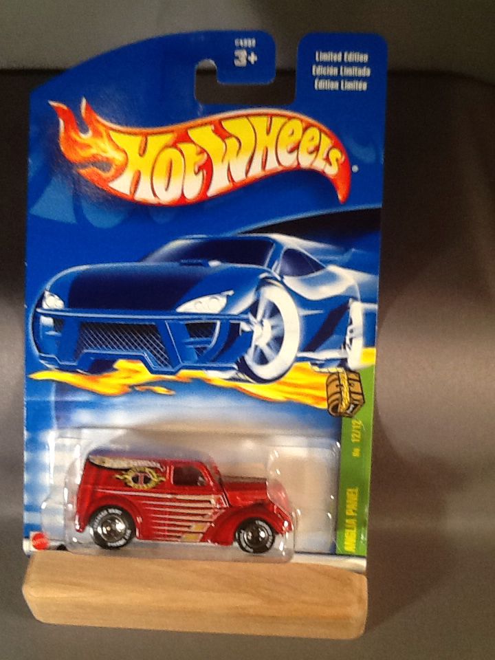 TH 2002 Anglia Panel 2002 TH 12/12 ‘ - Treasure Hunt Series toy car collectible - Main Image 1