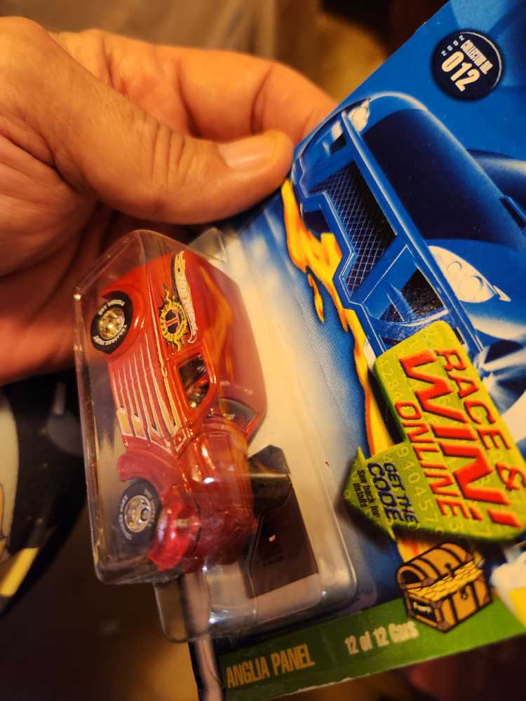 TH 2002 Anglia Panel 2002 TH 12/12 ‘ - Treasure Hunt Series toy car collectible - Main Image 3