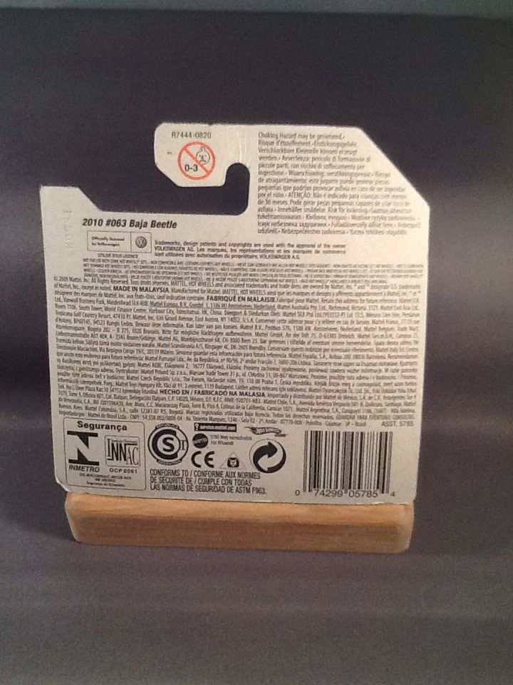 Hot Wheels Baja Beetle - ’10 Super Treasure Hunt toy car collectible - Main Image 2