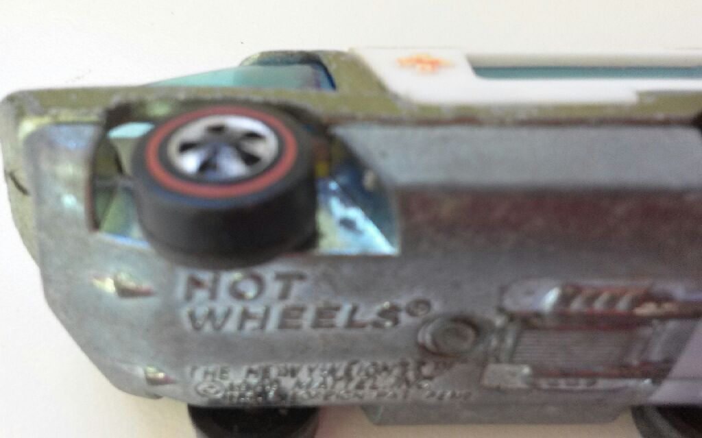 Ambulance - Heavyweights toy car collectible - Main Image 2