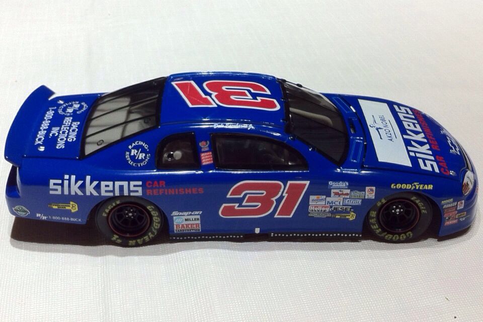 9) Dale Earnhardt Jr. - NASCAR Busch Series toy car collectible - Main Image 2