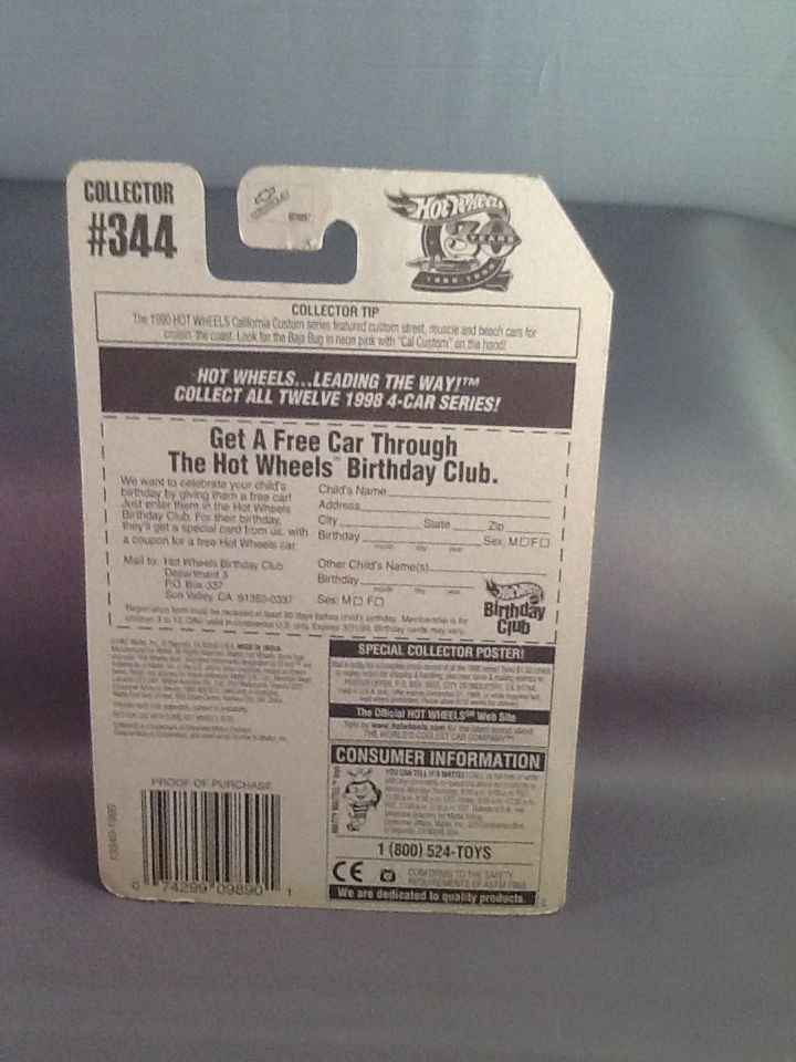 Camaro Convertible - Model Series toy car collectible - Main Image 2