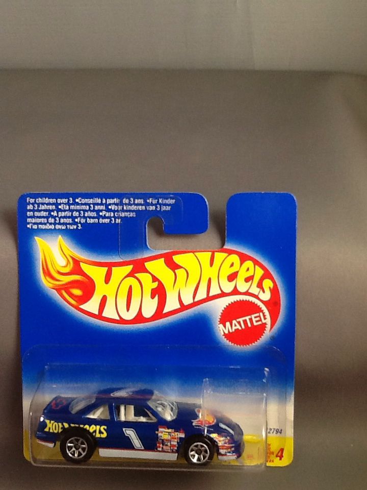 Lumina Stocker - Race Team toy car collectible - Main Image 1