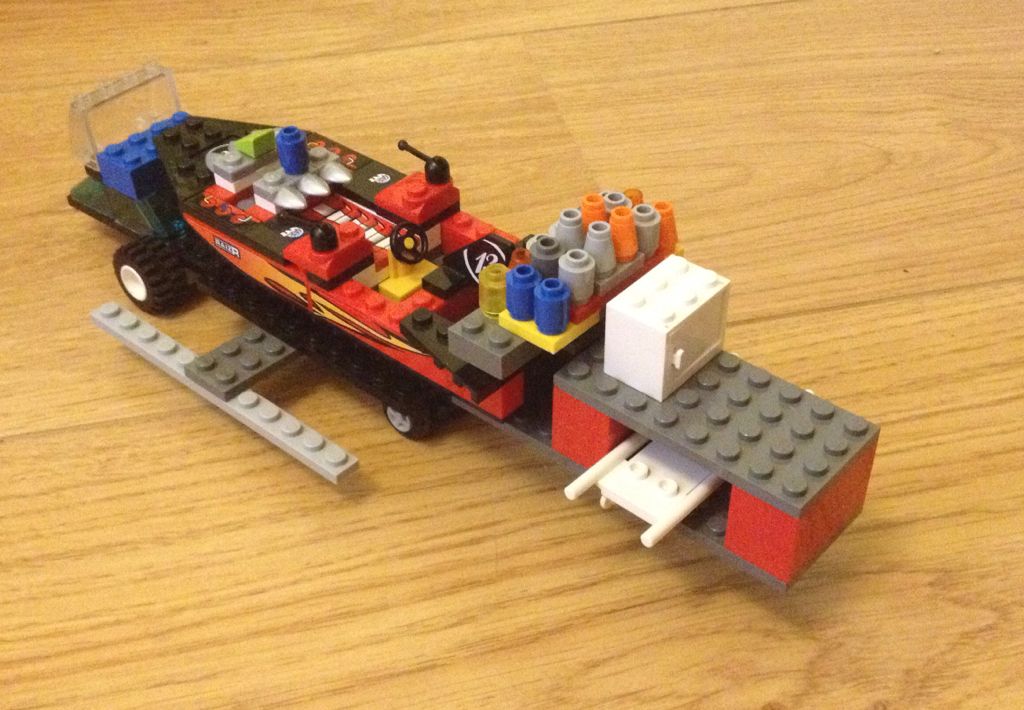 Bateau  toy car collectible - Main Image 2