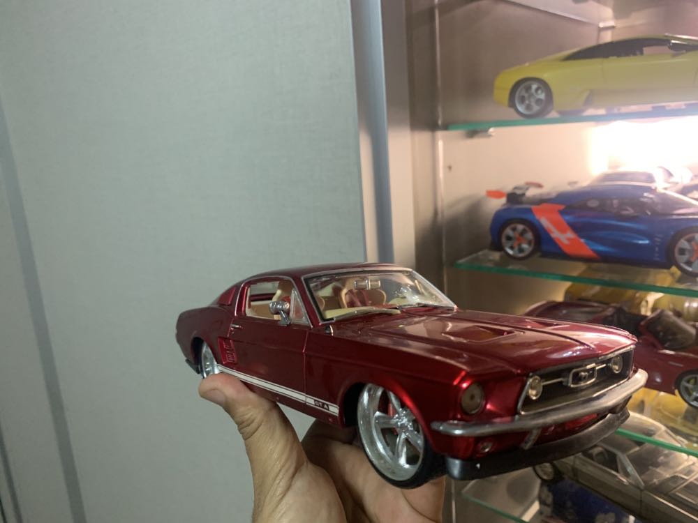 1967 Ford Mustang GTA Fastback - Maisto Special Edition toy car collectible - Main Image 3