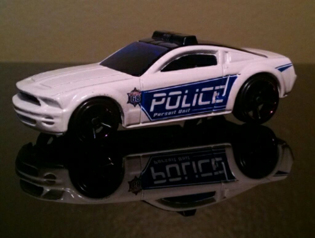 Ford Mustang GT- Concept - Police Pursuit toy car collectible - Main Image 2