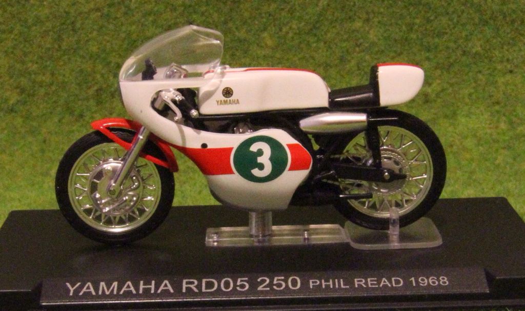 M2 Machines 1971 Dodge Charger Super Bee Hemi