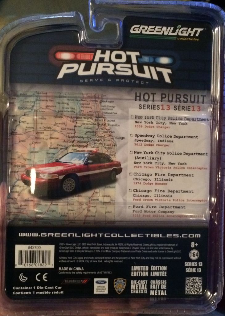 Greenlight Ford Crown Victoria Police Interceptor - Hot Pursuit toy car collectible - Main Image 2