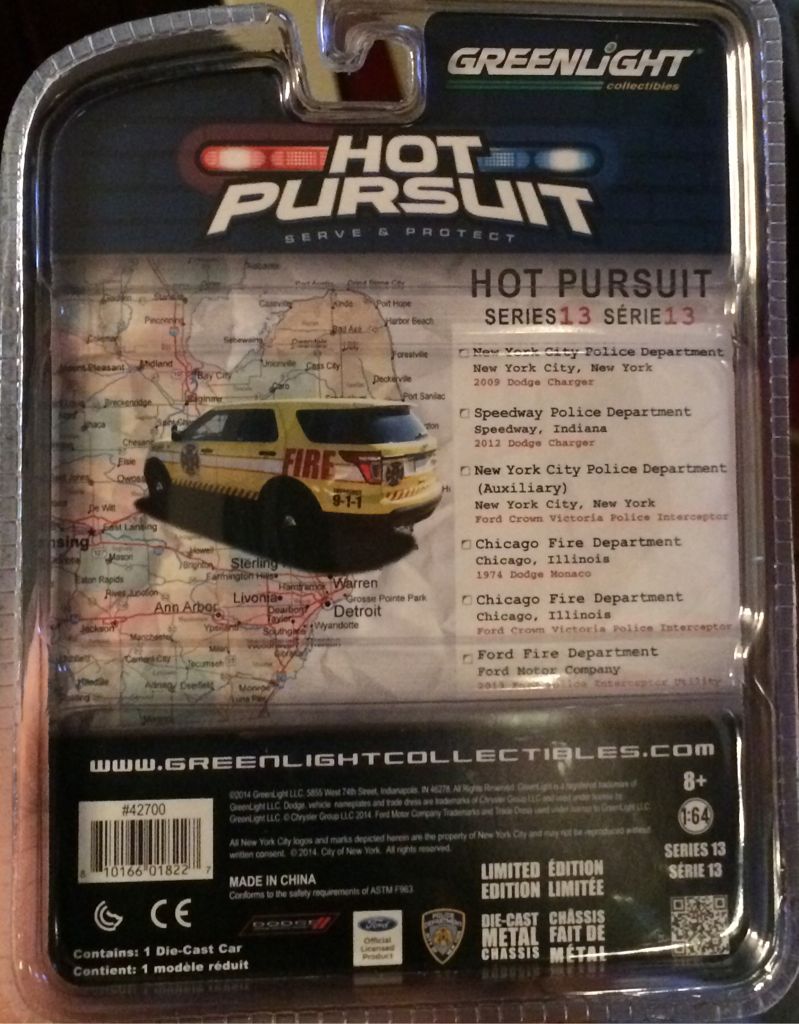 Greenlight 2013 Ford Police Interceptor Utility - Hot Pursuit toy car collectible - Main Image 2
