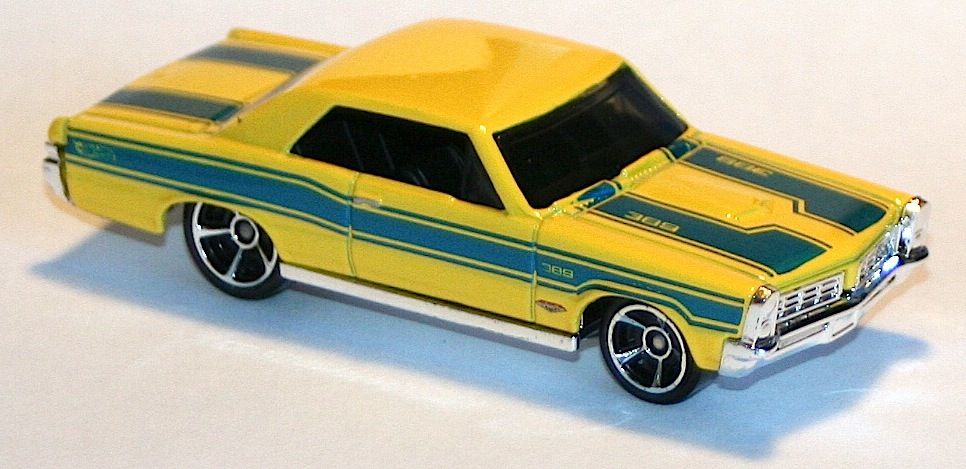 ’65 Pontiac GTO - 2011 Street Beasts ’11 toy car collectible - Main Image 1