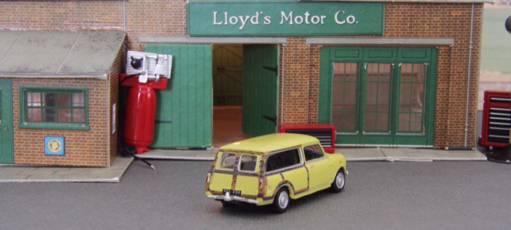 MORRIS - TRAVLER toy car collectible - Main Image 2