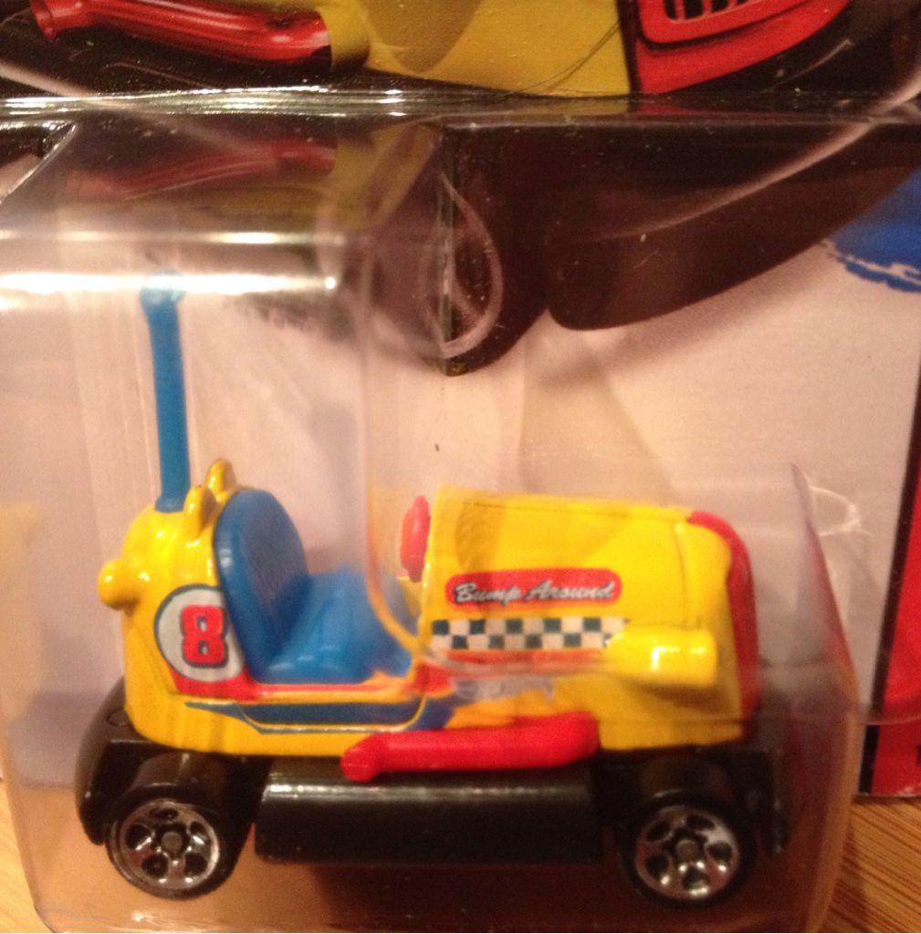 Bump Around - 2014 - HW Race - Track Aces toy car collectible - Main Image 2