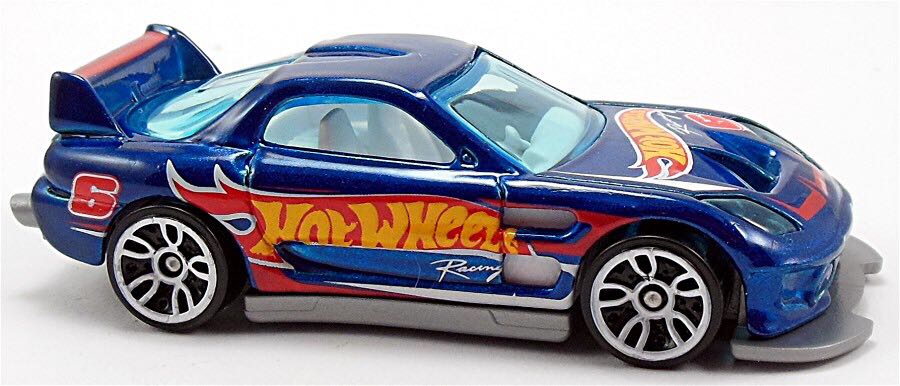 24/Seven - HW Race - Race Team toy car collectible - Main Image 2