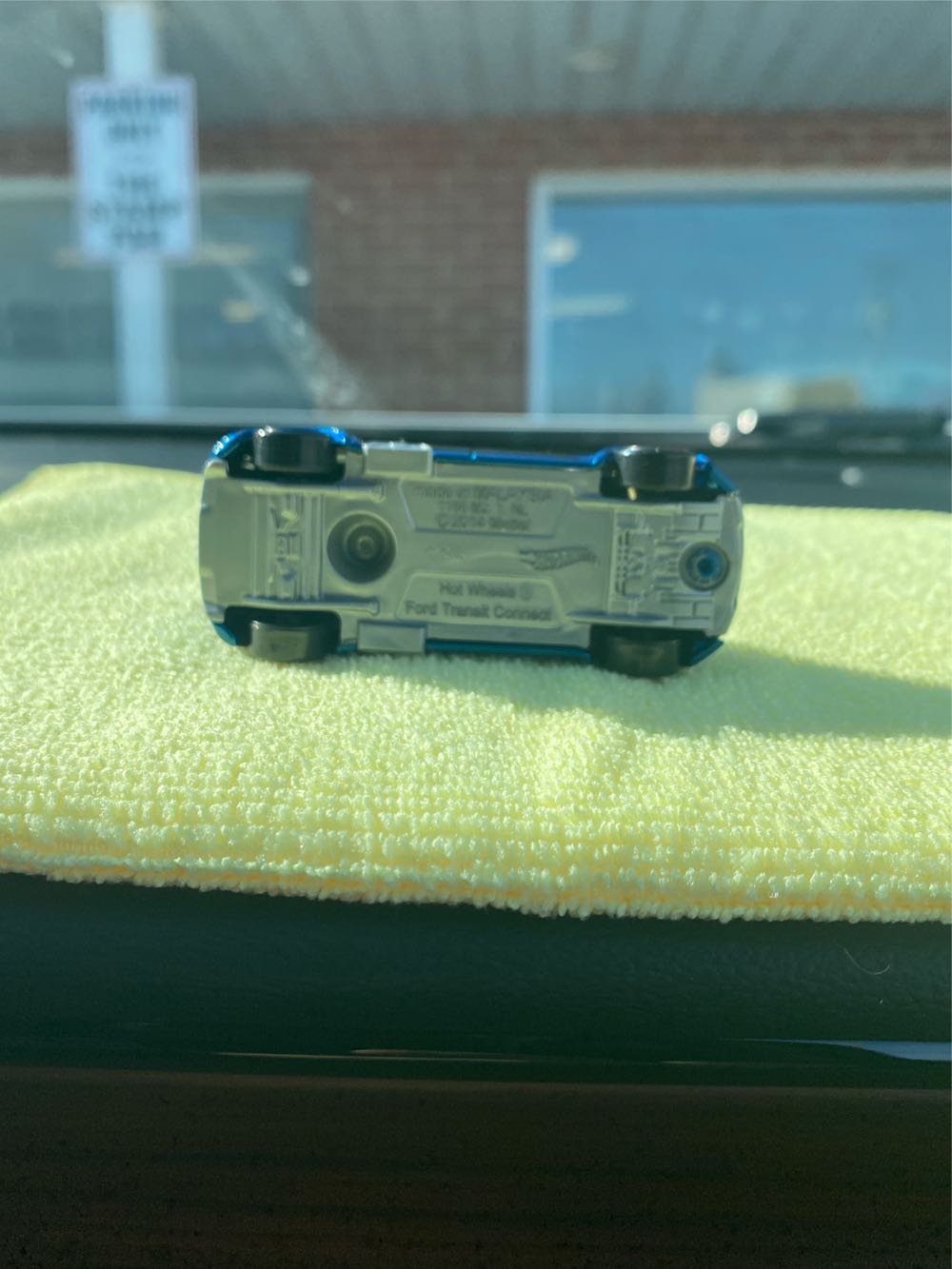 Ford Transit Connect - HW Workshop - HW Garage toy car collectible - Main Image 4