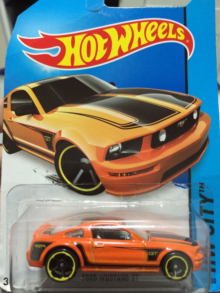 Mustang Gt 2005 - ’13 HW City toy car collectible - Main Image 2