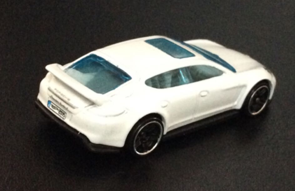 Porsche Panamera - HW WORKSHOP toy car collectible - Main Image 2