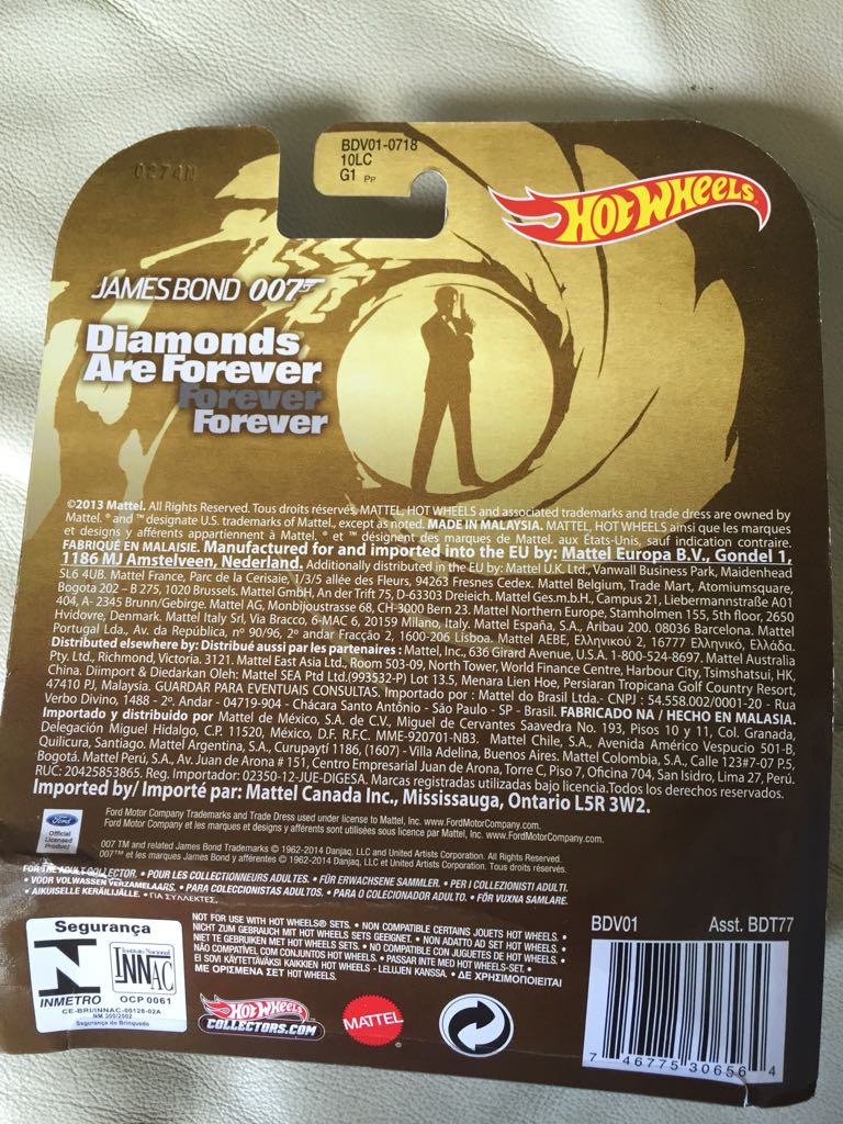 Hot Wheels - 007 James Bond toy car collectible - Main Image 2