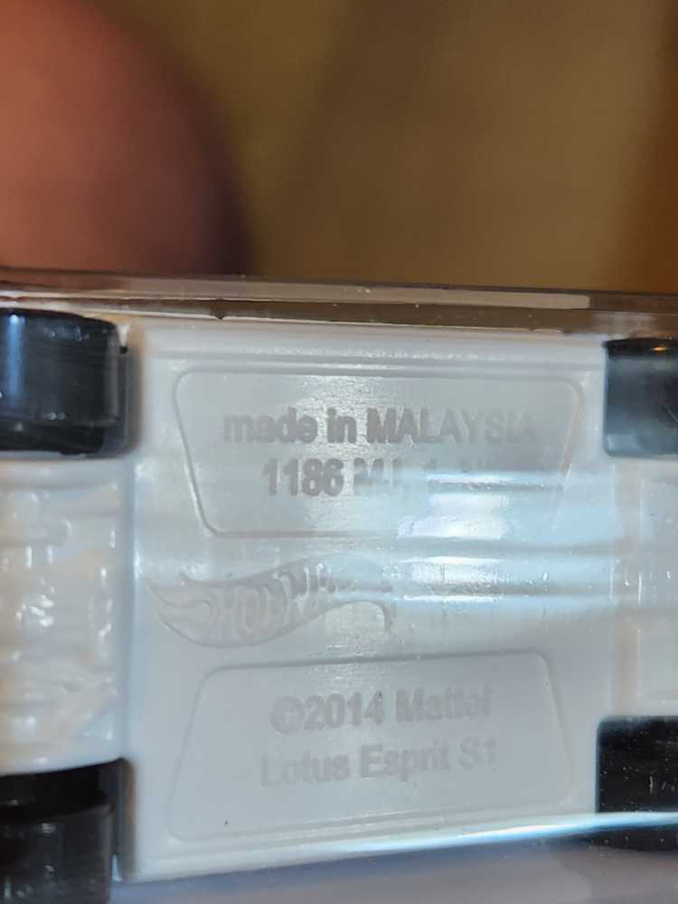 007 The Spy Who Love Me Lotus Esprit S1 - HW Workshop Garage toy car collectible - Main Image 4