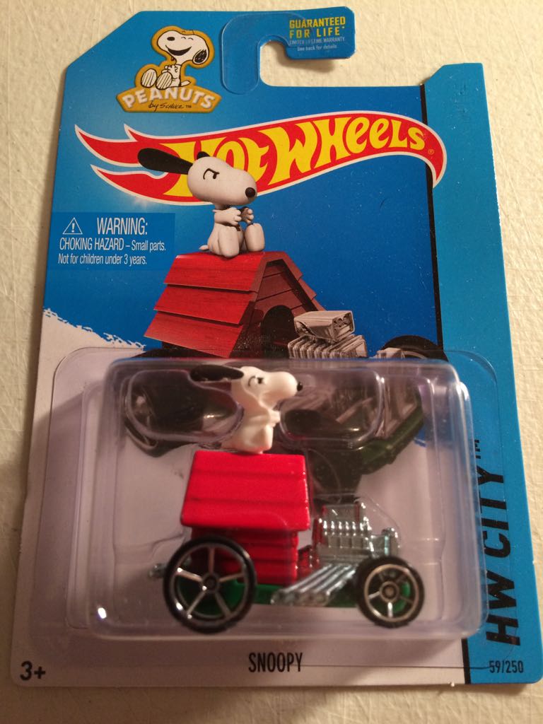 Snoopy - Peanuts Gang toy car collectible - Main Image 1