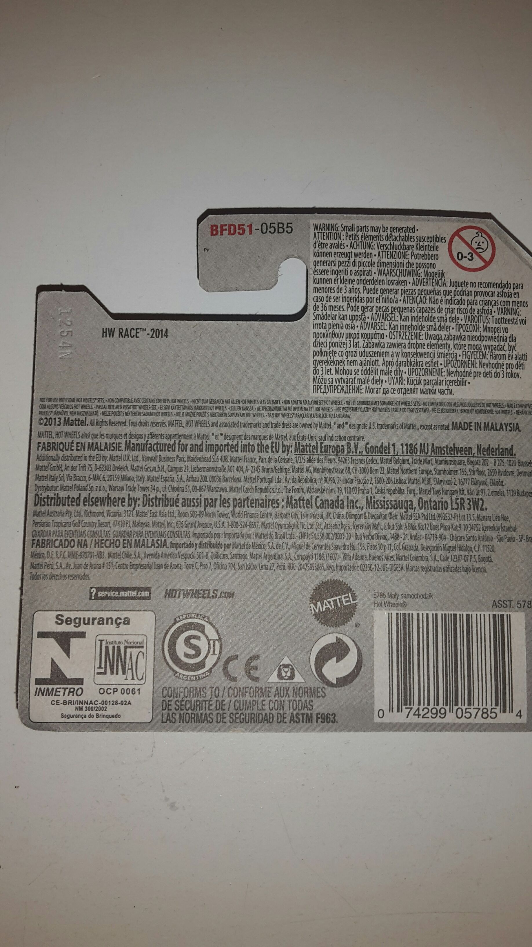 Off Track - HW Race toy car collectible - Main Image 2