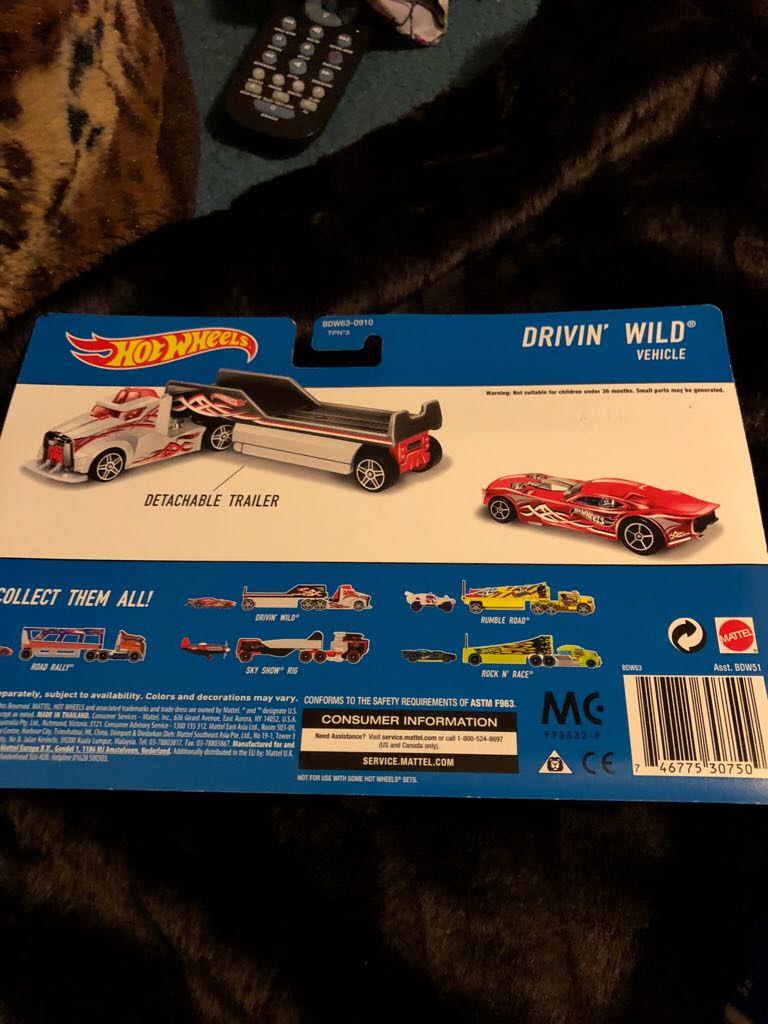 Hiway Hauler W/trailer & car/ Drivin’ Wild - ’14 HW City toy car collectible - Main Image 2