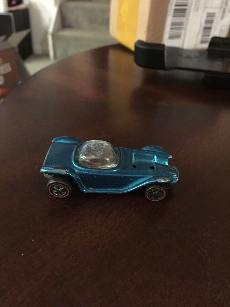 Beatnik Bandit - Red Line Club Rewards toy car collectible - Main Image 2