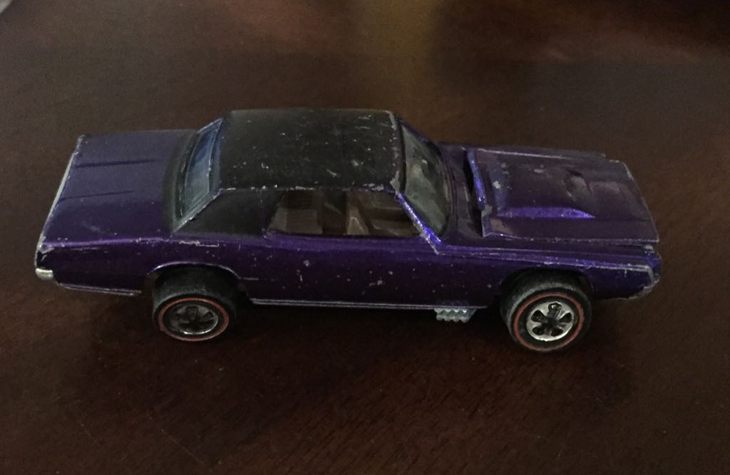 1967 T-bird - Hot Wheels Redlines toy car collectible - Main Image 2