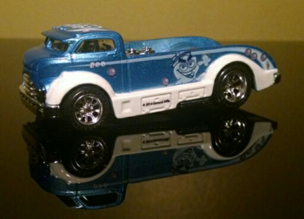 Mig Rig - 2014 Pop Culture - General Mills toy car collectible - Main Image 2