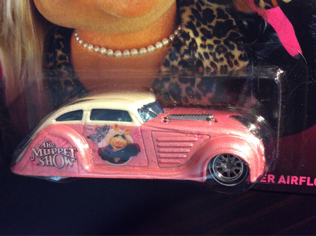 34 Chrysler Airflow - Muppets - Pop Culture toy car collectible - Main Image 2
