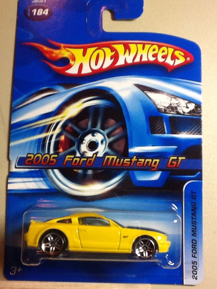 Ford Mustang GT 2005 - HW Main Line toy car collectible - Main Image 1