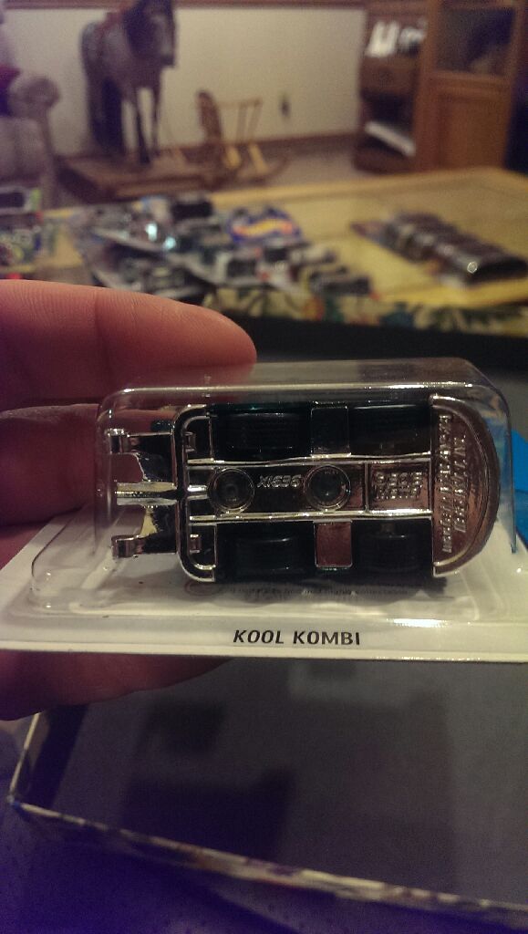 Kool Kombi - Surf Patrol toy car collectible - Main Image 2