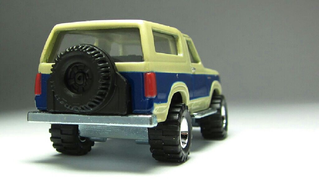 Boulevard Bronco 1985 - Boulevard toy car collectible - Main Image 2