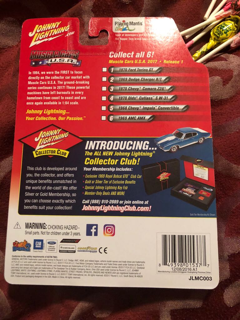 1969 Dodge Charger R/T - Muscle Cars Usa 2017 Release 1 toy car collectible - Main Image 2