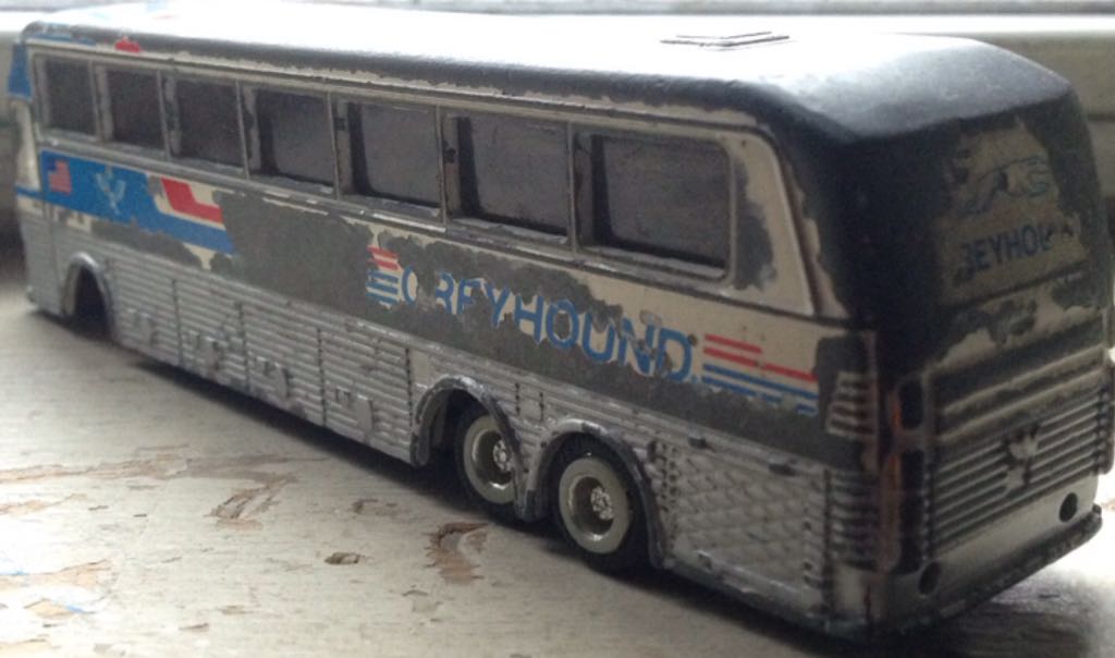 Eagle Coach (Greyhound) - Road Champs toy car collectible - Main Image 2