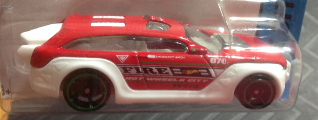 HW Pursuit - HW City/ Rescue toy car collectible - Main Image 2