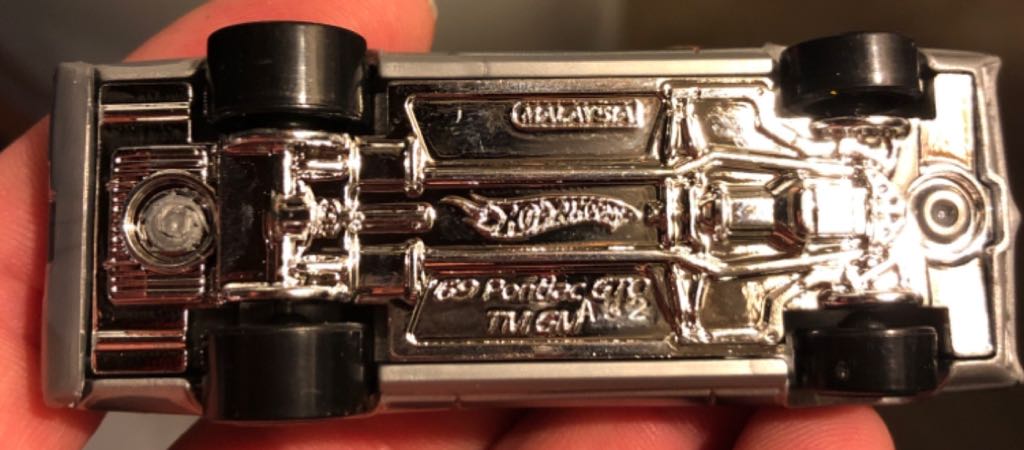 ’69 Pontiac GTO - 2008 Muscle Mania toy car collectible - Main Image 2