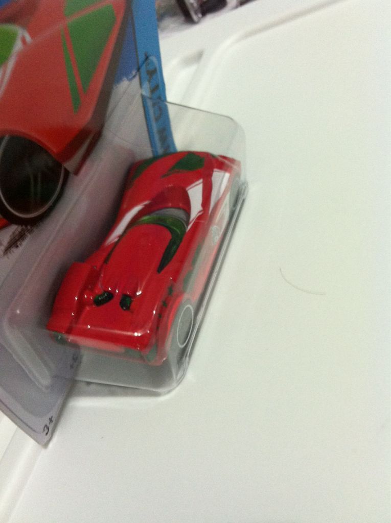 Scoopa Di Fuego - 2014 HW City - HW Goal toy car collectible - Main Image 2