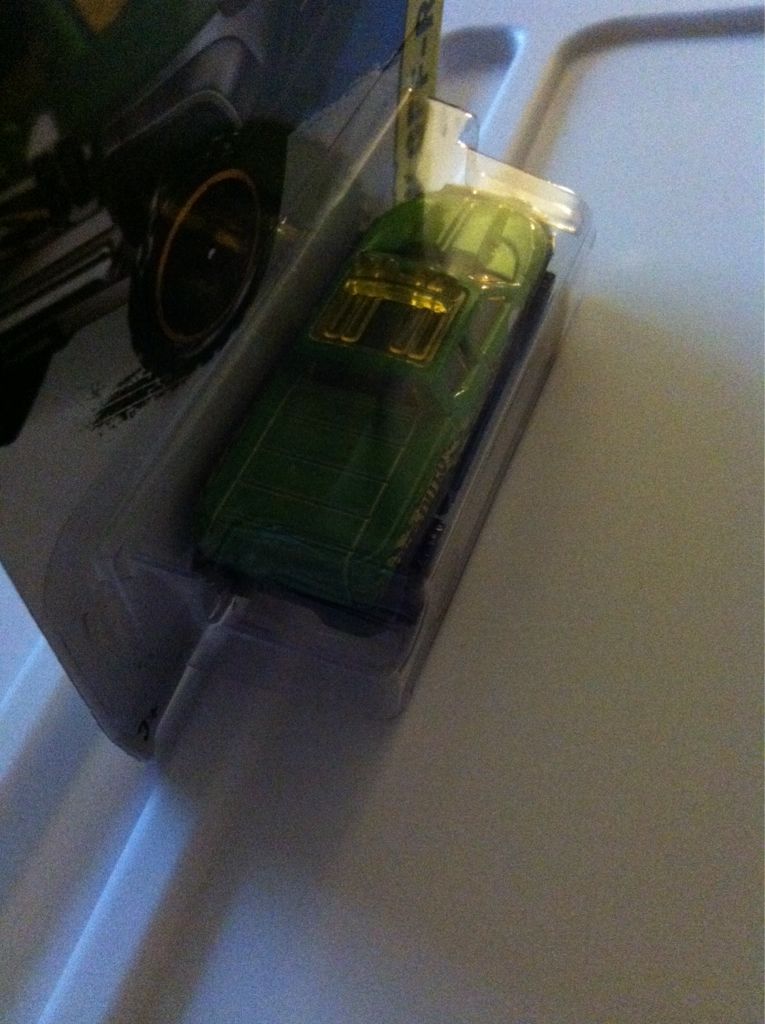 Off-Duty - HW Hot Trucks toy car collectible - Main Image 2