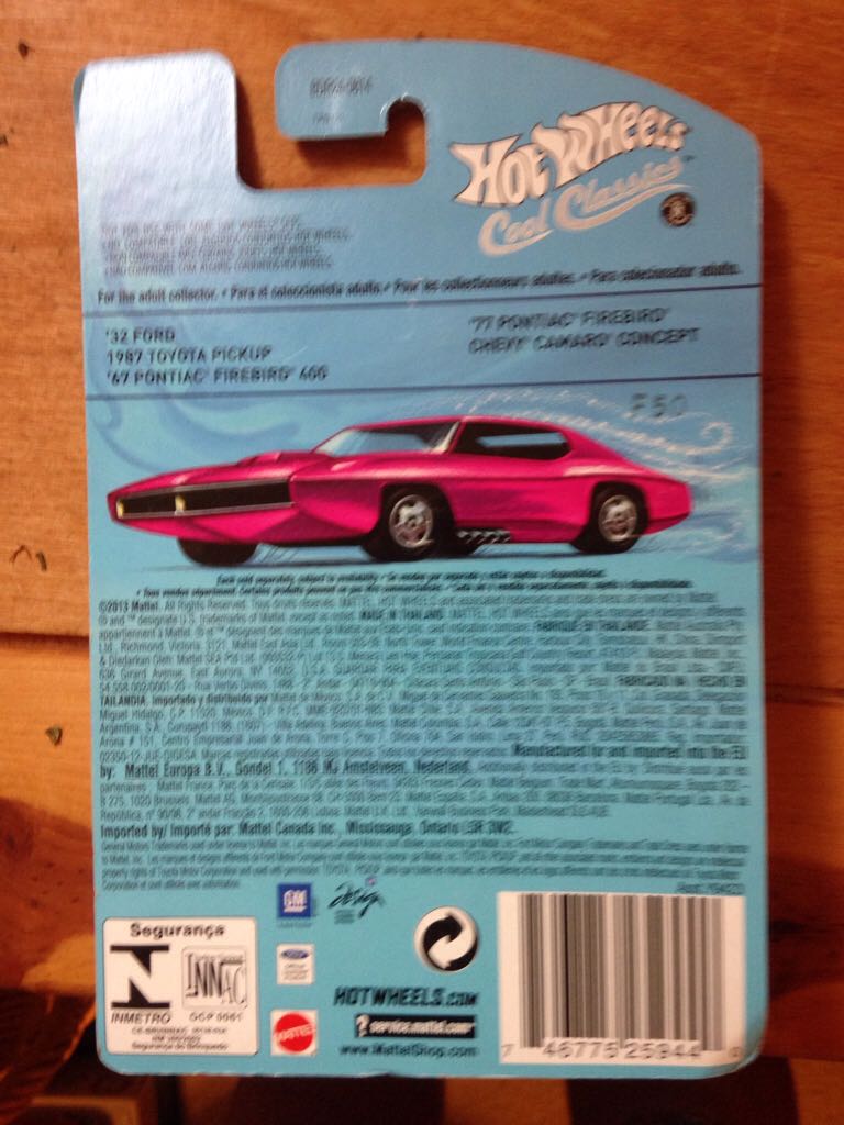 67 Pontiac Firebird 400 - Cool Classics Series 2 toy car collectible - Main Image 2