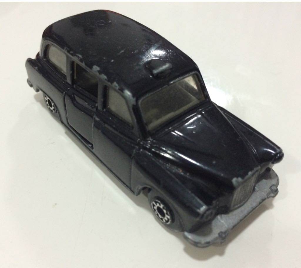 Taxi FX4R - Matchbox 1-75 toy car collectible - Main Image 1