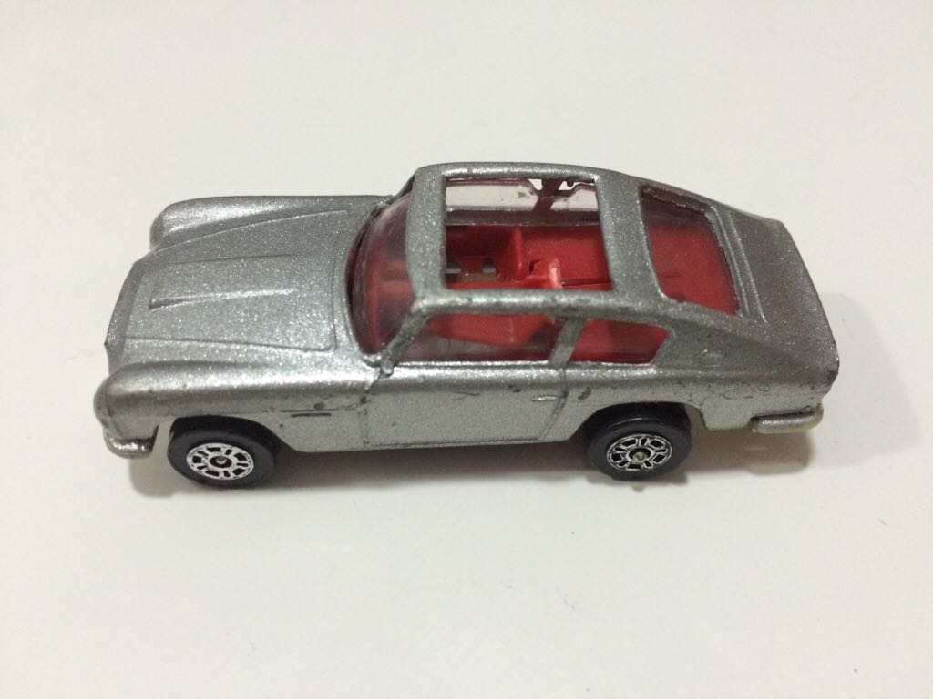 Aston Martin DB6 - Corgi toy car collectible - Main Image 2
