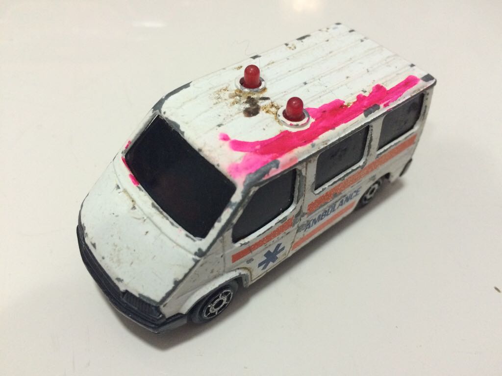 Ford Transit Sonic Flashers  - Majorette toy car collectible - Main Image 2